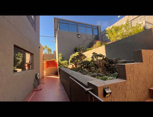 4 BEDROOM HOUSE FOR SALE IN BASSONIA